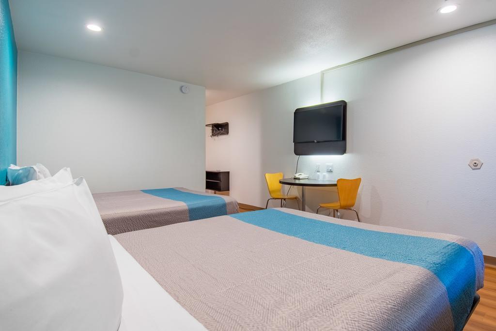 Motel 6-San Bernardino, Ca - Downtown Стая снимка