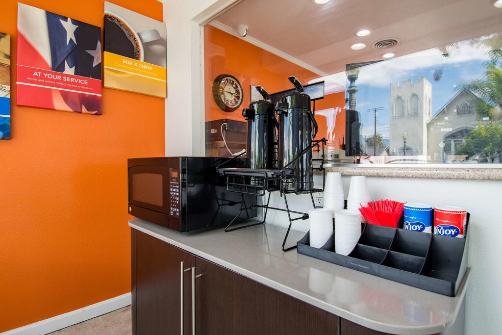 Motel 6-San Bernardino, Ca - Downtown Екстериор снимка